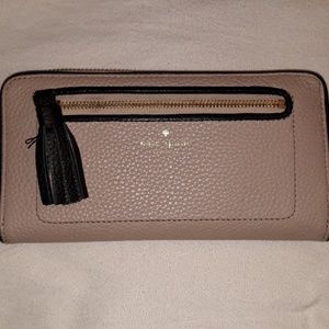 Near new Kate Spade wallet